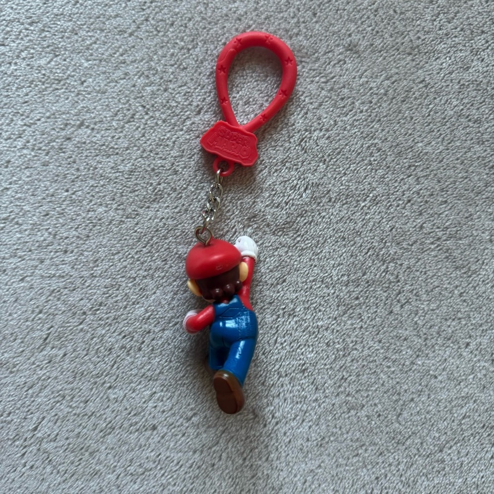 Super Mario Keychain - Picture 6 of 8